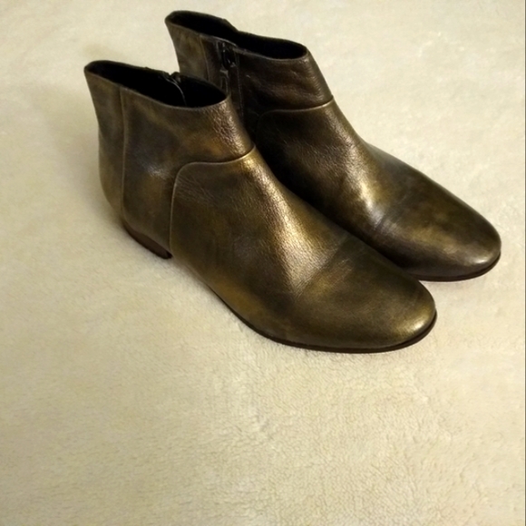 Cole Haan Shoes - 🔥Awesome Cole Haan Ankle Boots in new condition